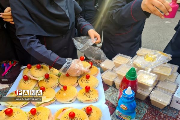 برگزاری جشنواره مدیریت هزینه درآمد در دبیرستان فرهنگ ۱۳