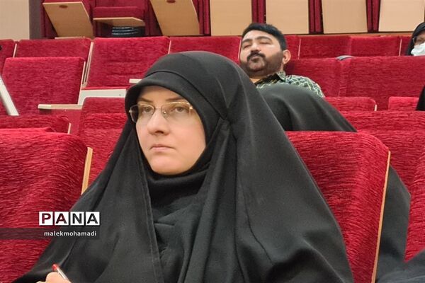 برگزاری دوره آموزشی مربیگری سرود دانش‌آموزی در منطقه ۱۳