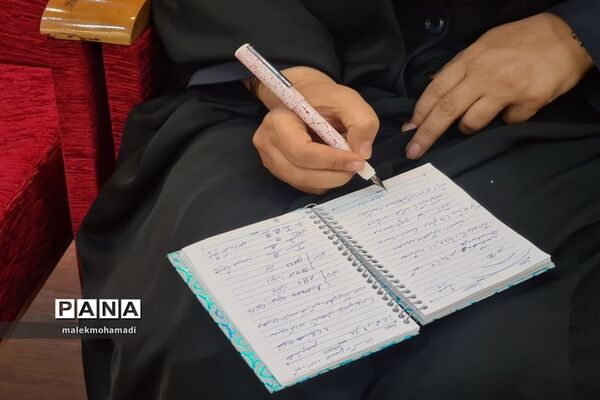 برگزاری دوره آموزشی مربیگری سرود دانش‌آموزی در منطقه ۱۳