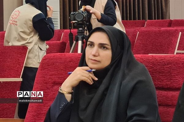 برگزاری دوره آموزشی مربیگری سرود دانش‌آموزی در منطقه ۱۳