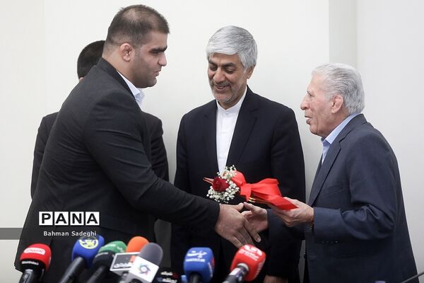 مراسم تجلیل از مدال‌آوران مسابقات جهانی کشتی ۲۰۲۳ صربستان