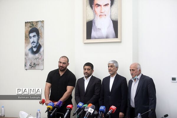 مراسم تجلیل از مدال‌آوران مسابقات جهانی کشتی ۲۰۲۳ صربستان