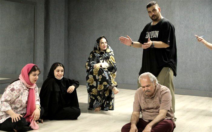 رونمایی از تیزر جدید نمایش «هوندا آدیداس ۲» در آستانه هفته آخر اجرا