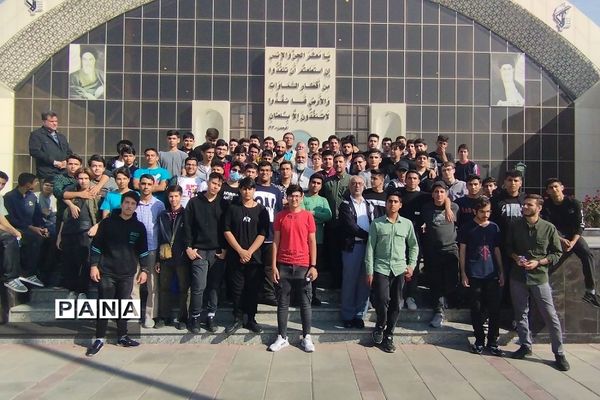 اردوی دانش‌آموزان منتخب ری 2 در نمایشگاه هوا و فضا