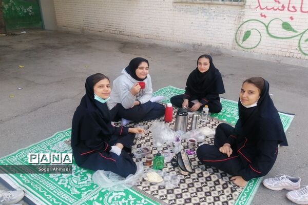 اردوی درون‌ مدرسه‌ای با موضوع سفره سلامت در مدارس شهریار