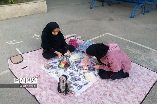 اردوی درون‌ مدرسه‌ای با موضوع سفره سلامت در مدارس شهریار