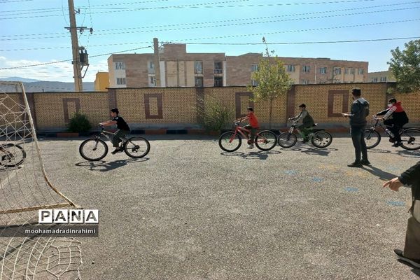 برگزاری المپیاد ورزشی درون‌مدرسه‌ای در دبستان ابوعلی‌سینا شهرستان فیروزکوه