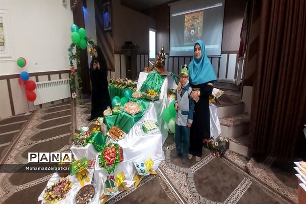 جشن قرآن در دبستان شاهد آقا مصطفی خمینی (ره)کاشمر