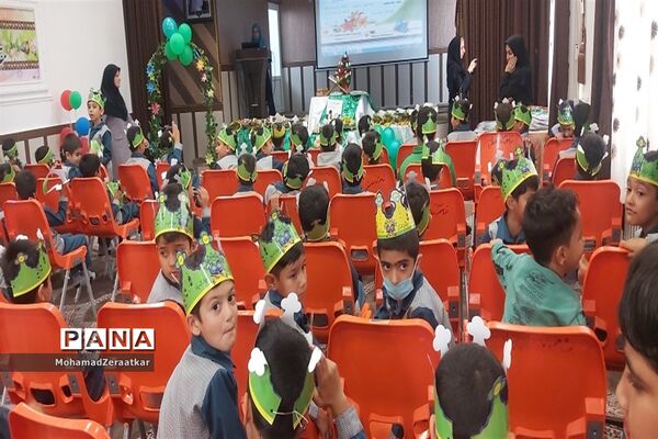 جشن قرآن در دبستان شاهد آقا مصطفی خمینی (ره)کاشمر