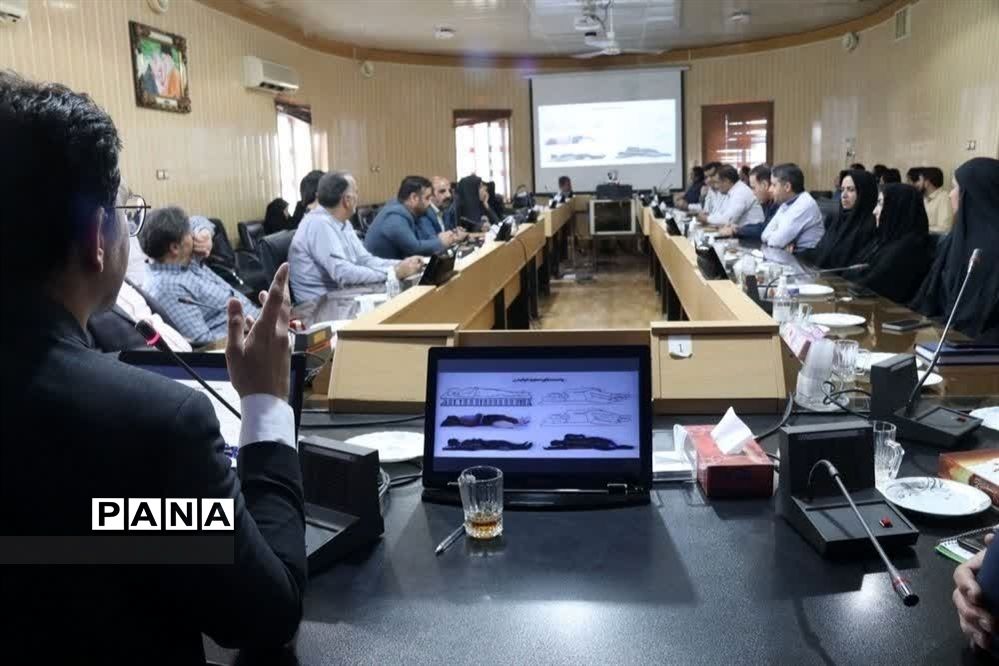 دوره آموزشی حرکت اصلاحی ویژه کارکنان اداری آموزش و پرورش شهرستان مهریز