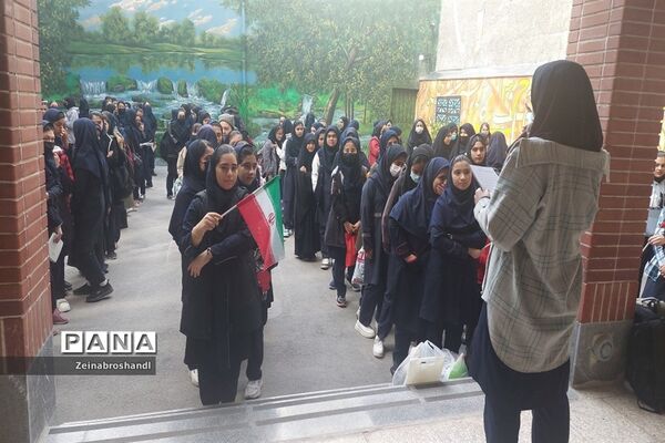 زنگ همبستگی در دبیرستان دخترانه حضرت معصومه