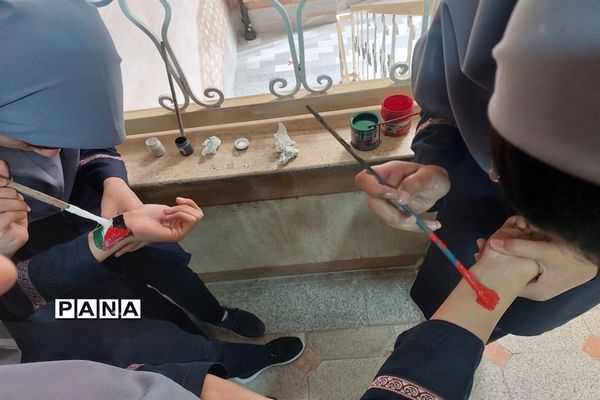 حمایت دانش‌آموزان دبیرستان حضرت خدیجه از جبهه مقاومت و محکومیت رژیم صهیونیستی