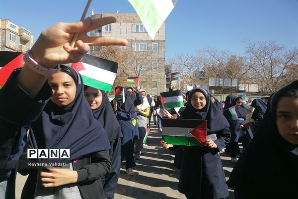 مراسم حمایت از فلسطین در دبستان دخترانه کوثر
