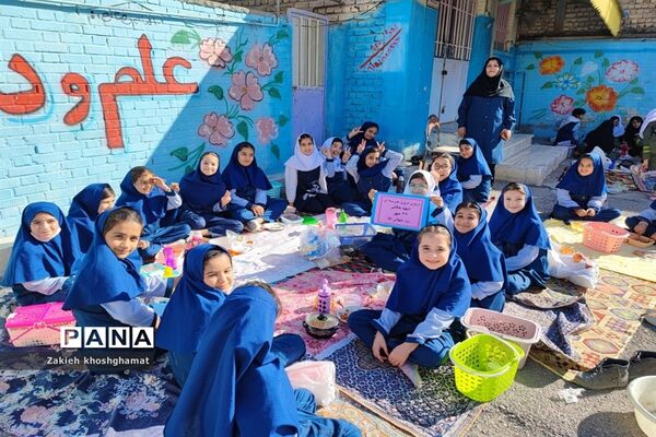 جشنواره غذای سالم و اردوی درون مدرسه‌ای در مدرسه شهید خاقانی شهرستان شیروان
