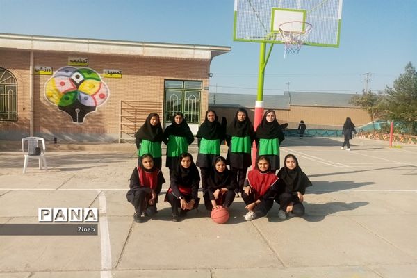 گرامیداشت هفته تربیت‌بدنی و ورزش در دبیرستان حضرت مریم(س) شهرستان کاشمر