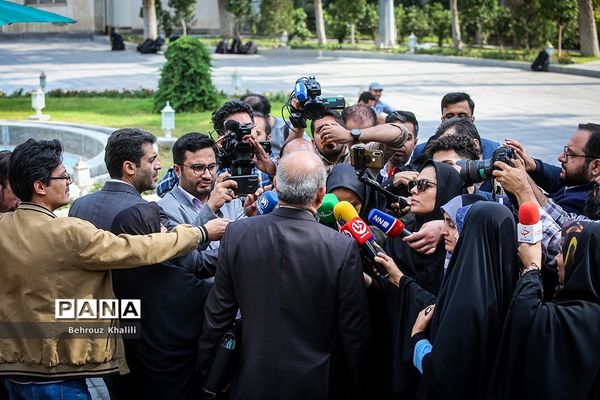 در حاشیه جلسه هیات دولت