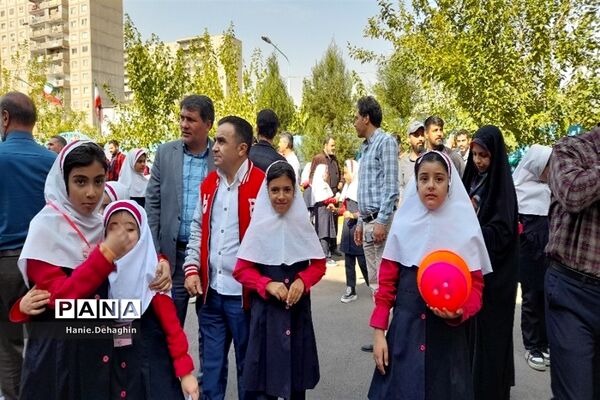 اردوی درون مدرسه‌ای پدر و دختری در مدرسه بنت‌الهدی پاکدشت