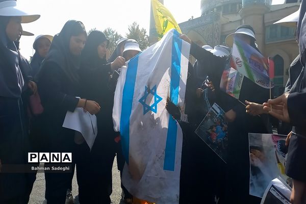 اجتماع دانش‌آموزان درحمایت از کودکان غزه