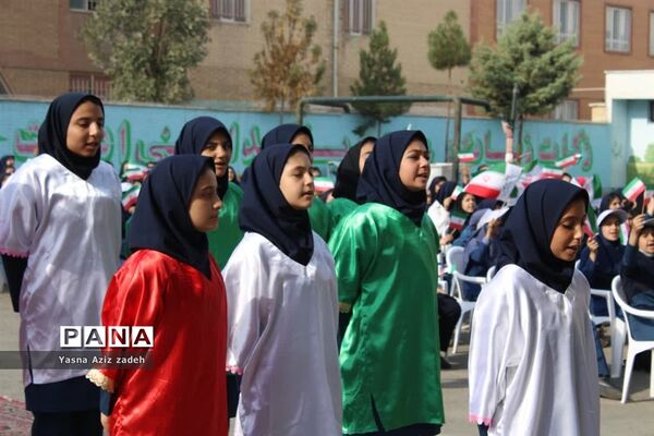آیین نواختن زنگ پدافند غیرعامل در مدرسه موفقیان یک شهرستان بهارستان