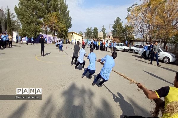 المپیاد درون مدرسه‌ای دبیرستان نمونه آیت الله خامنه‌ای کاشمر