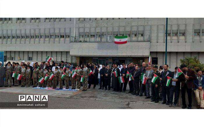 زنجیره انسانی دانش‌آموزان و کادر درمان تبریز در حمایت از مظلومان غزه