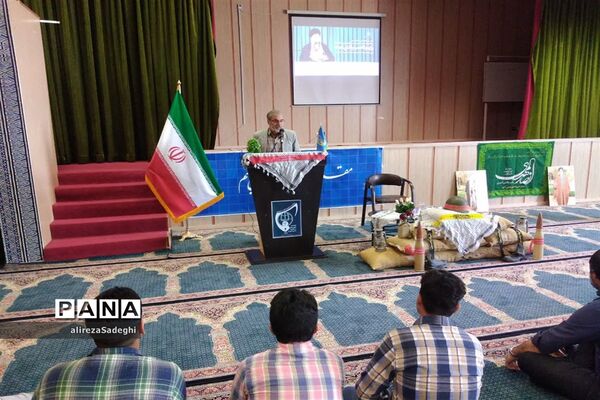 یادواره شهدای دانش‌آموز در دبیرستان امام علی(ع) ابرکوه