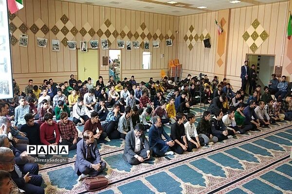 یادواره شهدای دانش‌آموز در دبیرستان امام علی(ع) ابرکوه