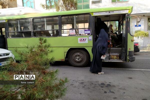تجمع دانش‌آموزان  تهرانی در حمایت از کودکان غزه