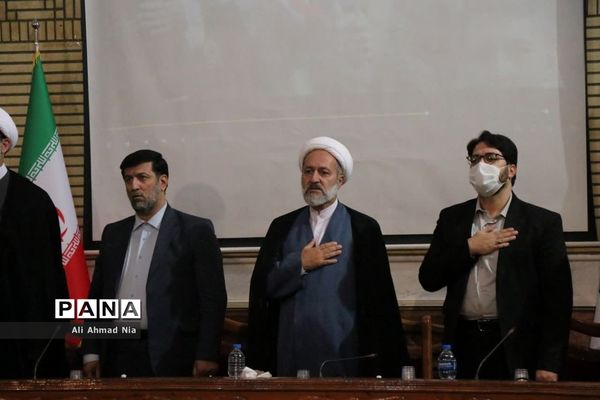 نشست استاندار قم با دبیران تشکل‌های دانشجویی