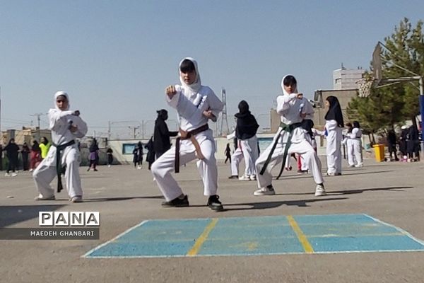 برگزاری سراسری المپیاد ورزشی در تمامی مدارس دخترانه شهرستان‌پردیس