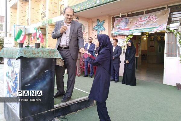گرامیداشت هفته پدافندغیر عامل در دبیرستان حاج علی اکبر گراشی ناحیه 3