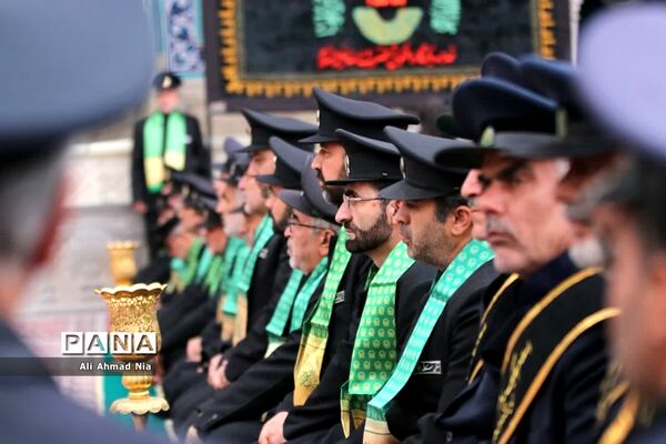 آیین نصب پرچم سیاه بر گنبد حرم حضرت معصومه(س)