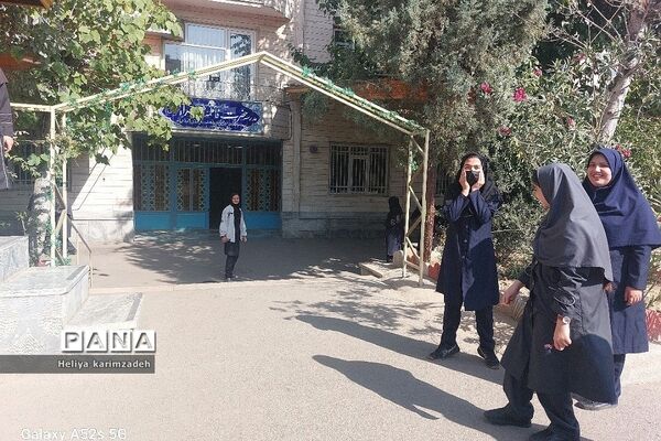 برگزاری مسابقات ورزشی به‌مناسبت هفته تربیت‌بدنی در دبیرستان فاطمه‌الزهرا(س)