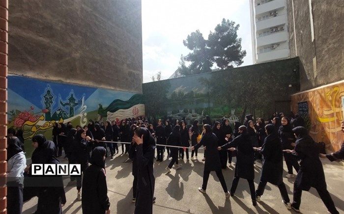 آیین افتتاحیه مسابقات ورزشی درون مدرسه‌ای در شیراز/فیلم