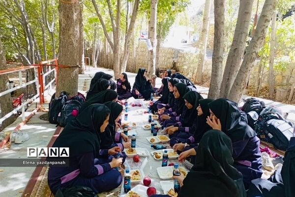 برگزاری اردو یک روزه دانش‌آموزی هدفمند در فارس