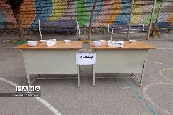 برگزاری مسابقه مادر دختری در دبیرستان استاد شهریار