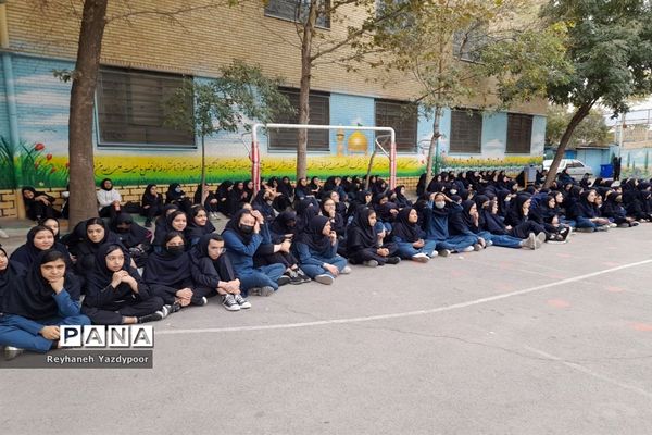 برگزاری مسابقه مادر دختری در دبیرستان استاد شهریار