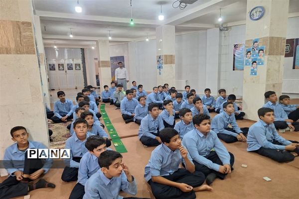 حضور مدیر و کارشناس کانون فرهنگی تربیتی شهید کشاورزی در مدارس شهرستان مهریز