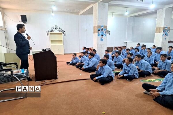حضور مدیر و کارشناس کانون فرهنگی تربیتی شهید کشاورزی در مدارس شهرستان مهریز