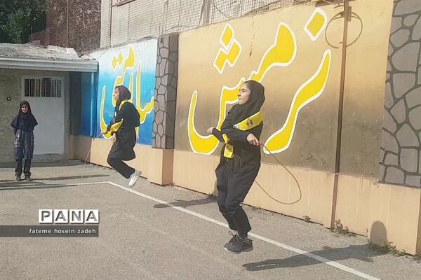 گرامیداشت هفته تربیت‌بدنی در دبیرستان سید صمد حسینی قائمشهر