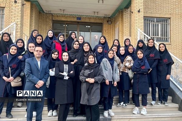 کارگاه آموزشی آشنایی با نجوم  و رصد ماه و صور فلکی در پژوهش‌سرای دانش‌آموزی کاوش کهریزک