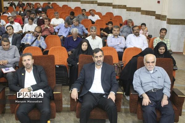 تجلیل از خانواده شهدا، فعالان حوزه تربیت‌بدنی و مدال‌آوران مسابقات ورزشی کشوری در بوشهر