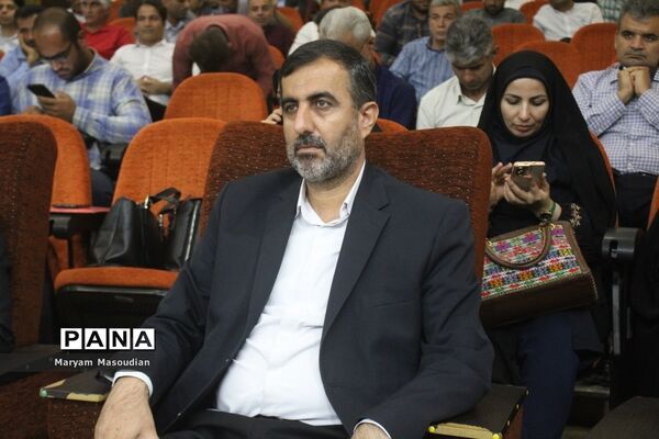 تجلیل از خانواده شهدا، فعالان حوزه تربیت‌بدنی و مدال‌آوران مسابقات ورزشی کشوری در بوشهر