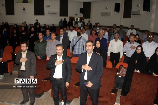 تجلیل از خانواده شهدا، فعالان حوزه تربیت‌بدنی و مدال‌آوران مسابقات ورزشی کشوری در بوشهر