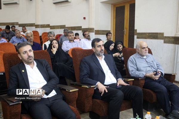 تجلیل از خانواده شهدا، فعالان حوزه تربیت‌بدنی و مدال‌آوران مسابقات ورزشی کشوری در بوشهر