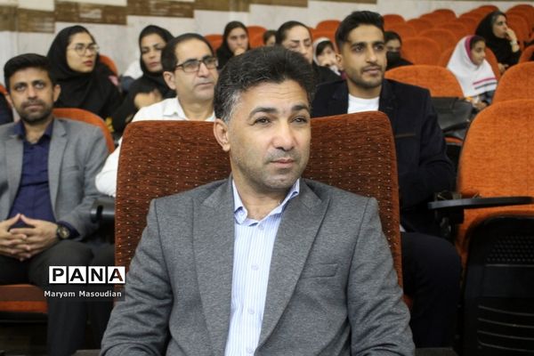 تجلیل از خانواده شهدا، فعالان حوزه تربیت‌بدنی و مدال‌آوران مسابقات ورزشی کشوری در بوشهر