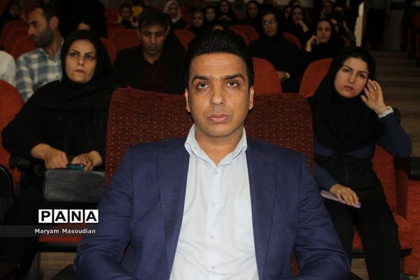 تجلیل از خانواده شهدا، فعالان حوزه تربیت‌بدنی و مدال‌آوران مسابقات ورزشی کشوری در بوشهر