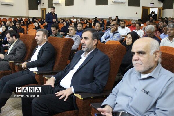 تجلیل از خانواده شهدا، فعالان حوزه تربیت‌بدنی و مدال‌آوران مسابقات ورزشی کشوری در بوشهر