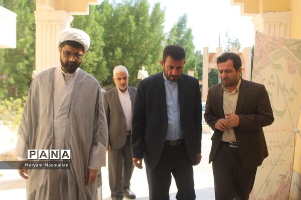 تجلیل از خانواده شهدا، فعالان حوزه تربیت‌بدنی و مدال‌آوران مسابقات ورزشی کشوری در بوشهر