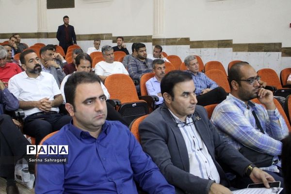 تجلیل از خانواده شهدا، فعالان حوزه تربیت‌بدنی و مدال‌آوران مسابقات ورزشی کشوری در بوشهر